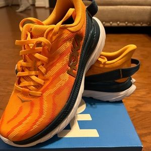 Hoka M Mach Supersonic Color: Radiant Yellow/Camellia size 8 running sho…